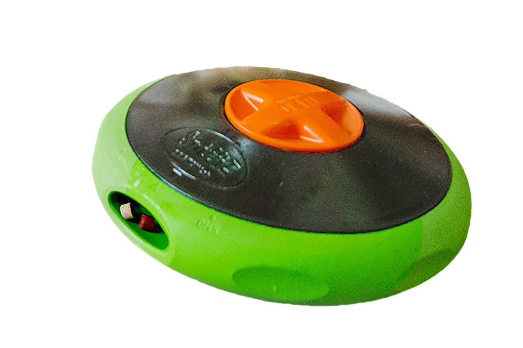 Sniffiz smellyufo dog  treat dispenser